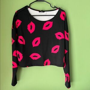 H&M Black Long-Sleeve Crop Top with Hot Pink Lip Motif